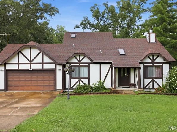 1891 Deer Run Trl, Pacific, MO 63069