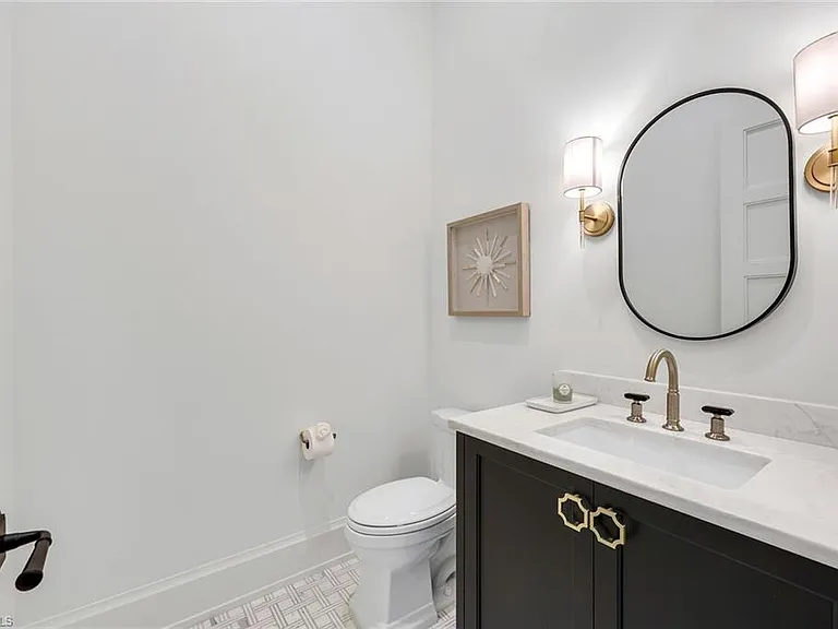 3200 Crayton Rd — Photo 24