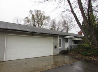 10453 Oakhill Rd, Holly, MI 48442