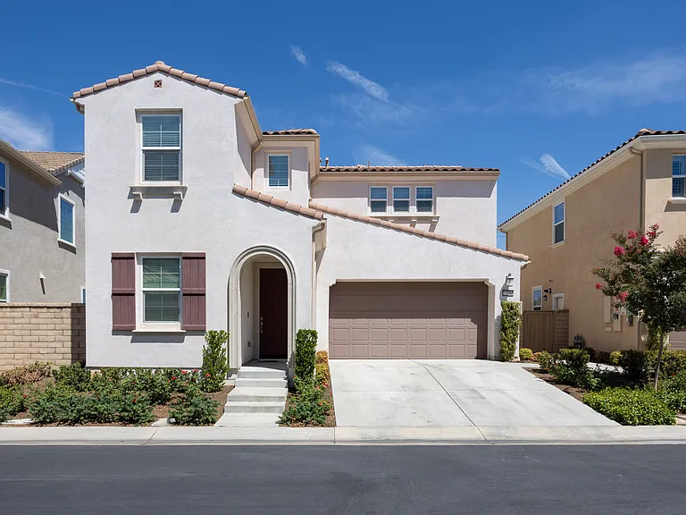 24153 Paseo Del Rancho Dr — Photo 1