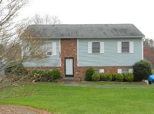 5313 Belews Creek Rd, Walkertown, NC 27051