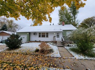 307 12th St S, Moorhead, MN 56560
