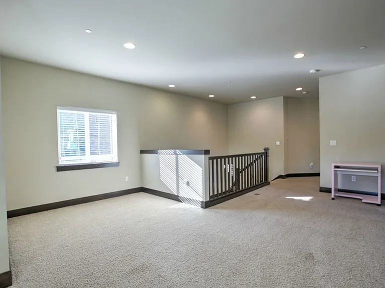 1357 Elma Pl NE — Photo 7