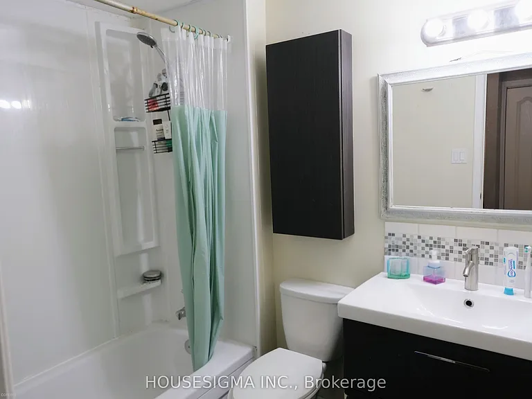 159 Sandringham Cres #88 — Photo 12