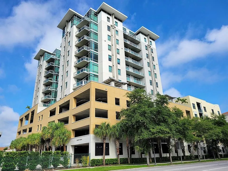 1 bed, 1.5 bath, 1100 sqft, $3,300 — Photo 3