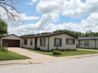 1122 Barry Ln, Sauk Village, IL 60411