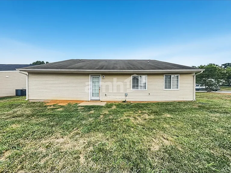 5701 Hiddenlake Dr — Photo 15