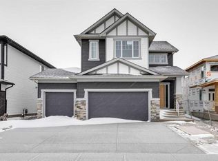 261 W Dawson Wharf Cres, Chestermere, AB T1X 2X5