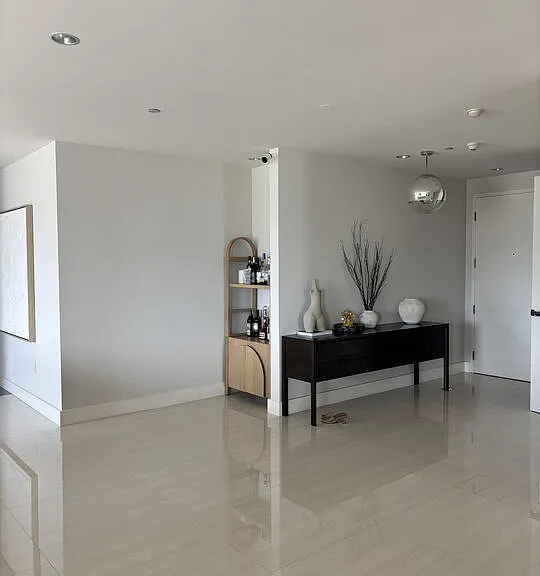 10727 Wilshire Blvd #2002 — Photo 36