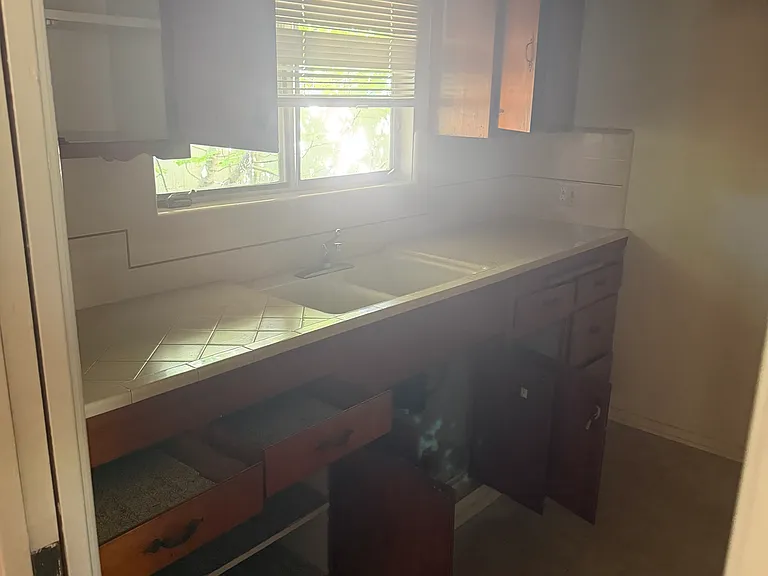 918 W Huntington Dr #C — Photo 2