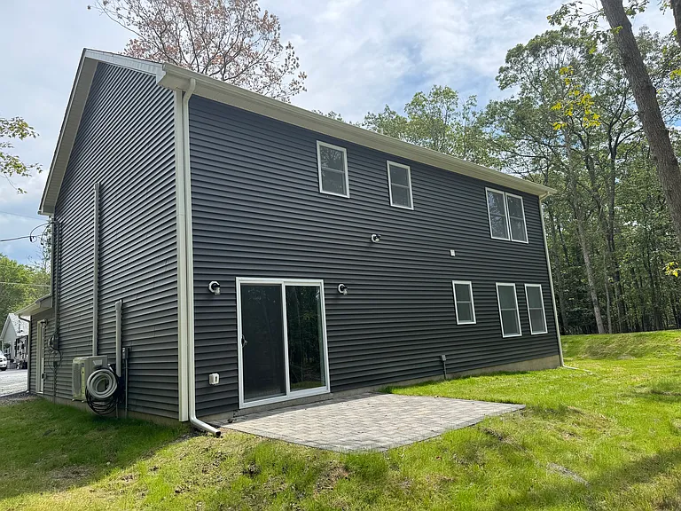125 Cobblestone Dr — Photo 3