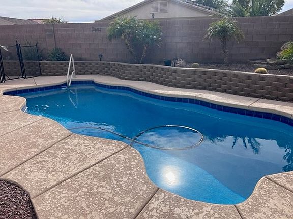 3rd image of 2422 E Prickly Pear Dr