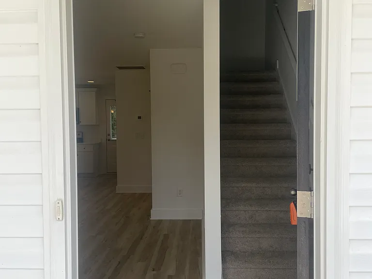 271 Patterson Ave SE — Photo 12