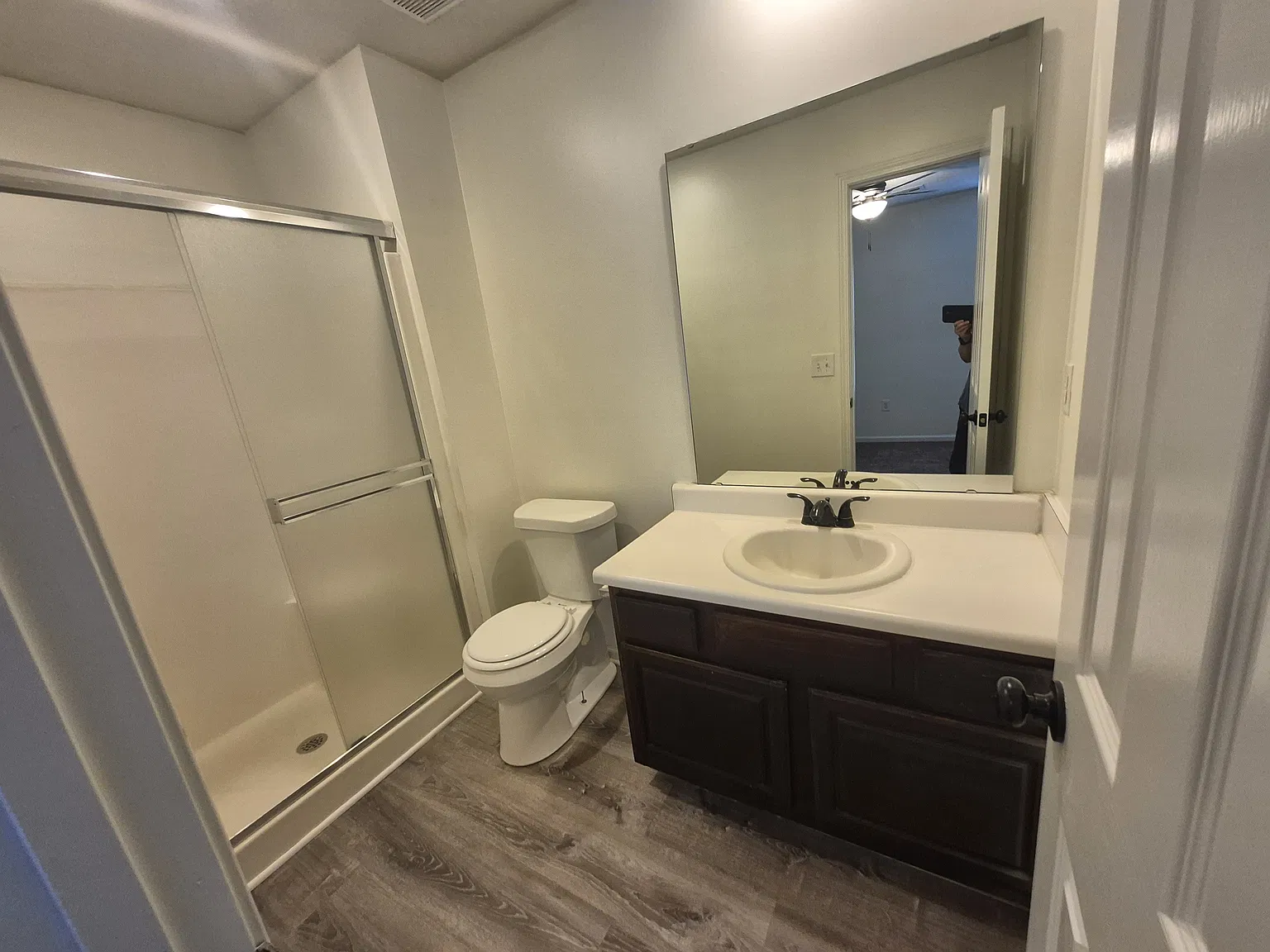 3 bed, 2.5 bath, 1600 sqft, $1,800 — Photo 2