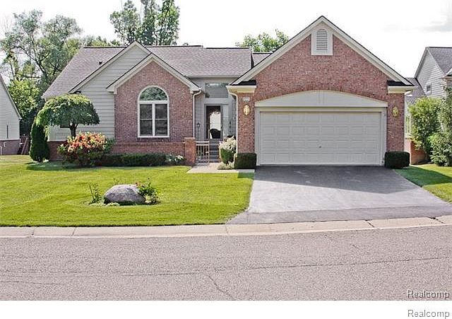 1st image of 5022 Lake Vista Dr