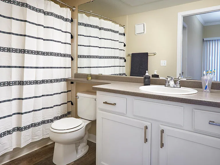 SkyeCrest Apartments — Photo 10