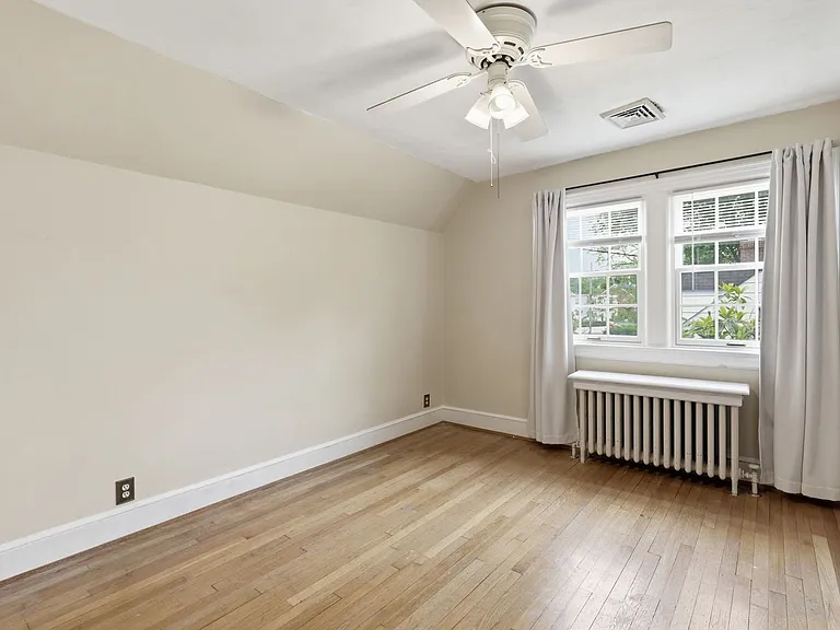 812 S Glebe Rd — Photo 14