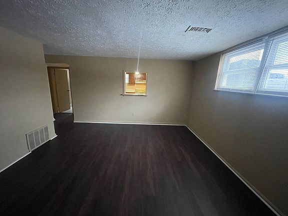 5th image of 3715 Briarbridge Ln #1