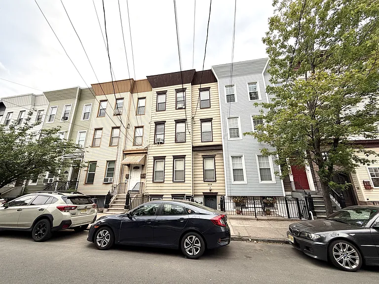 229 Brunswick St #3 — Photo 2