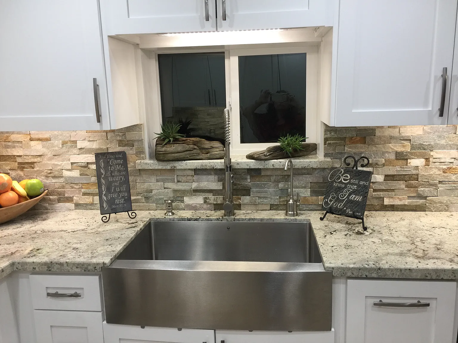 722 N Yturria St — Photo 3