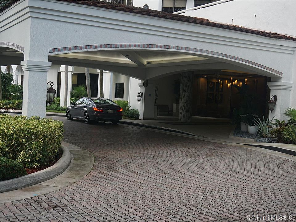 1st image of 3610 Yacht Club Dr APT 408-1