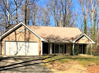 2221 Dee Dee Trl, Buford, GA 30519