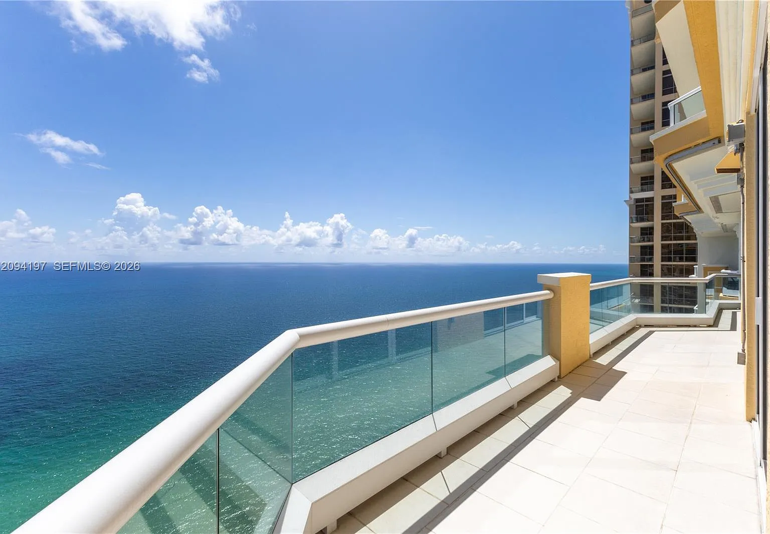 Acqualina Ocean Residence — Photo 4