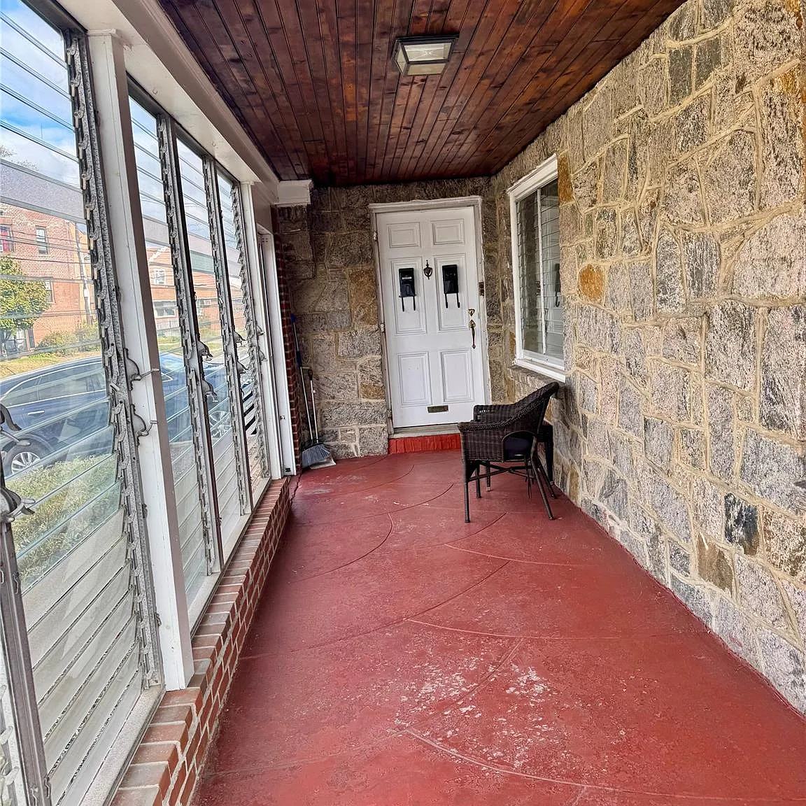 2 bed, 1.0 bath, 1000 sqft, $3,300 — Photo 2