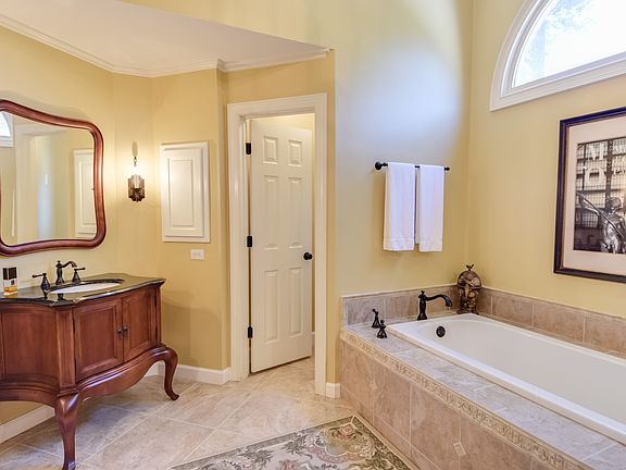 4th image of 129 Stormy Pointe Ln