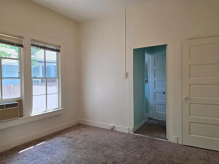 4613 Avenue G — Photo 16