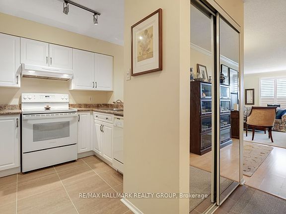 5th image of 545 Saint Laurent Blvd #1006
