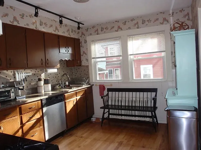 94 Bourne St #1 — Photo 7