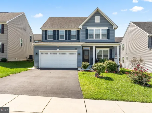 54 Vancouver Pl, Falling Waters, WV 25419