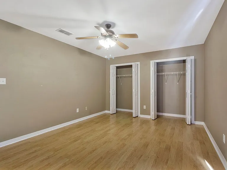 9 Forest Breeze Ct — Photo 12