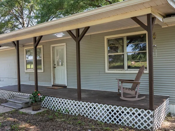 232 County Road 4325, De Kalb, TX 75559