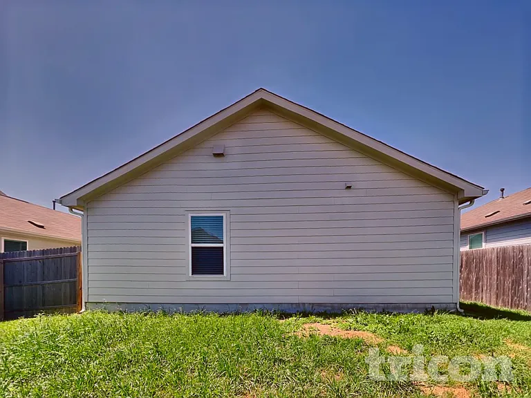 5306 Everett Loop — Photo 15
