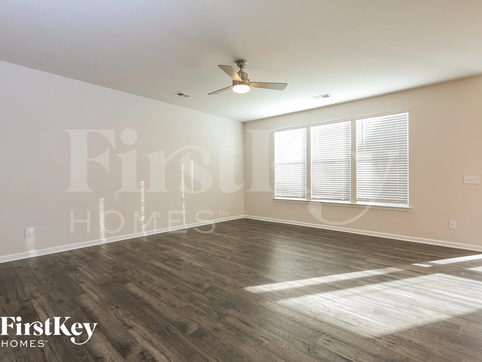 5 bed, 3.0 bath, 3110 sqft, $2,565 — Photo 3