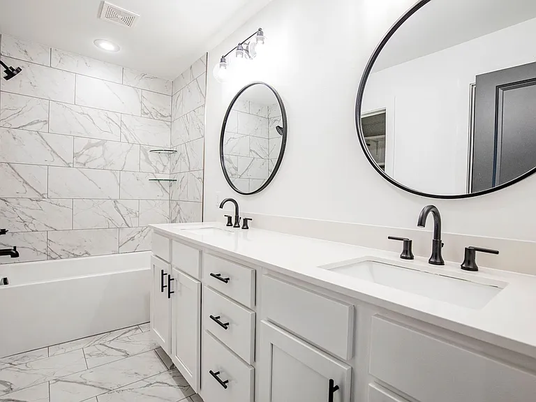 715 N Mount Olive St — Photo 16