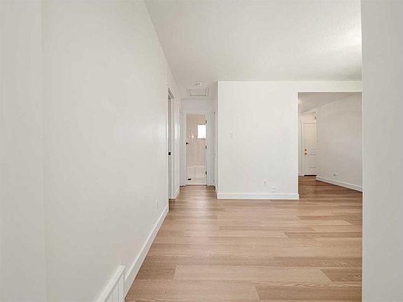 4th image of 1025 W 12th St S