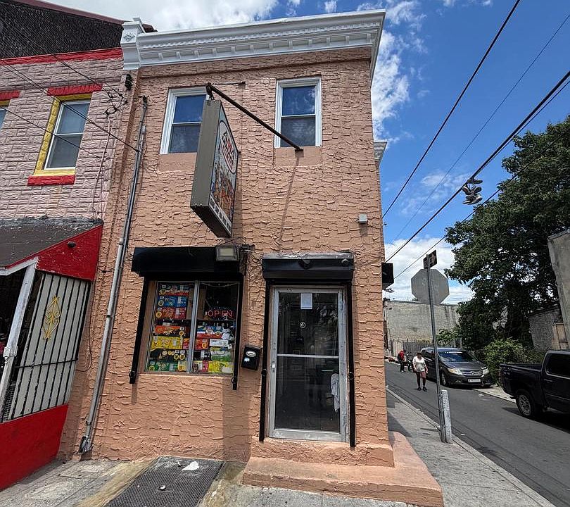 1st image of 443 W Indiana Ave