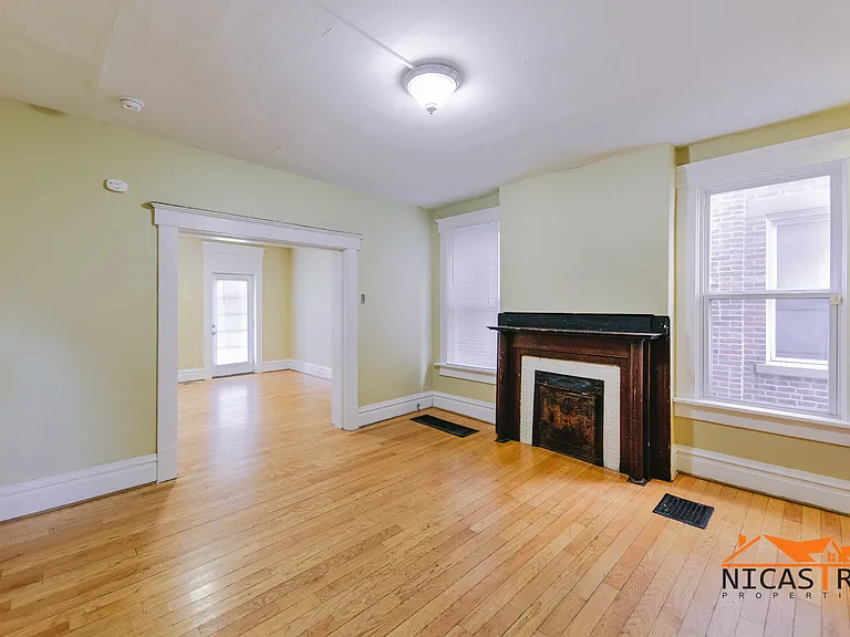 136 E 11th Ave — Photo 20