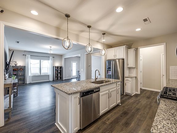 4th image of 7545 Hartsfield Dr