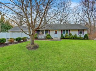 6 Mills Rd, Stony Brook, NY 11790