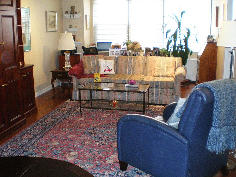1st image of 305 E 40th St APT 4G