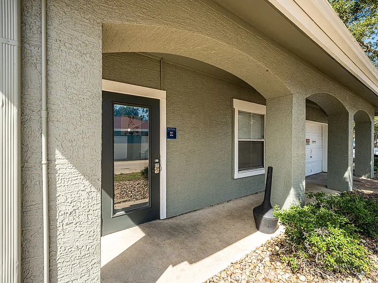 Baypoint Apartments — Photo 78