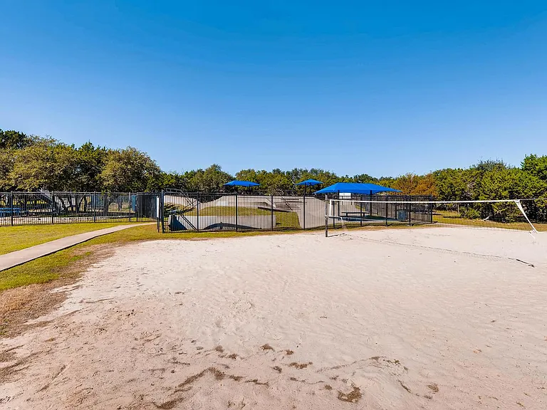 204 World Of Tennis Sq — Photo 32