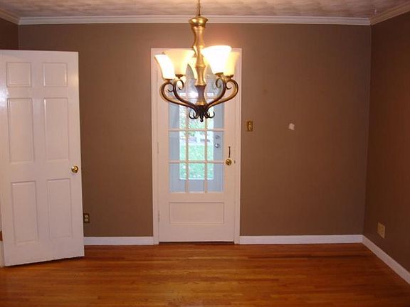 5th image of 558 Acorn Dr