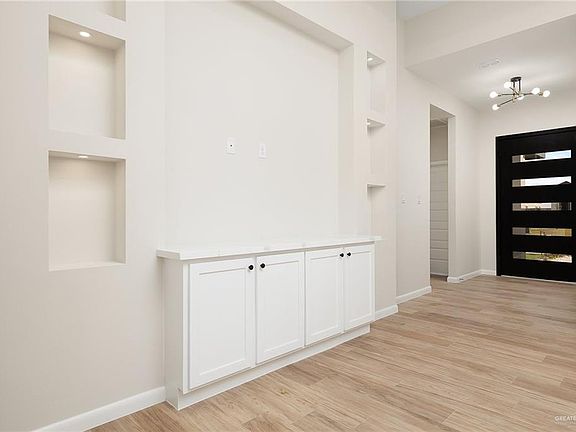 3rd image of 1806 Sophia Dr