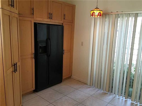 4th image of 9989 SW 59th Ct