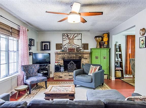 3rd image of 1907 Dogwood Dr